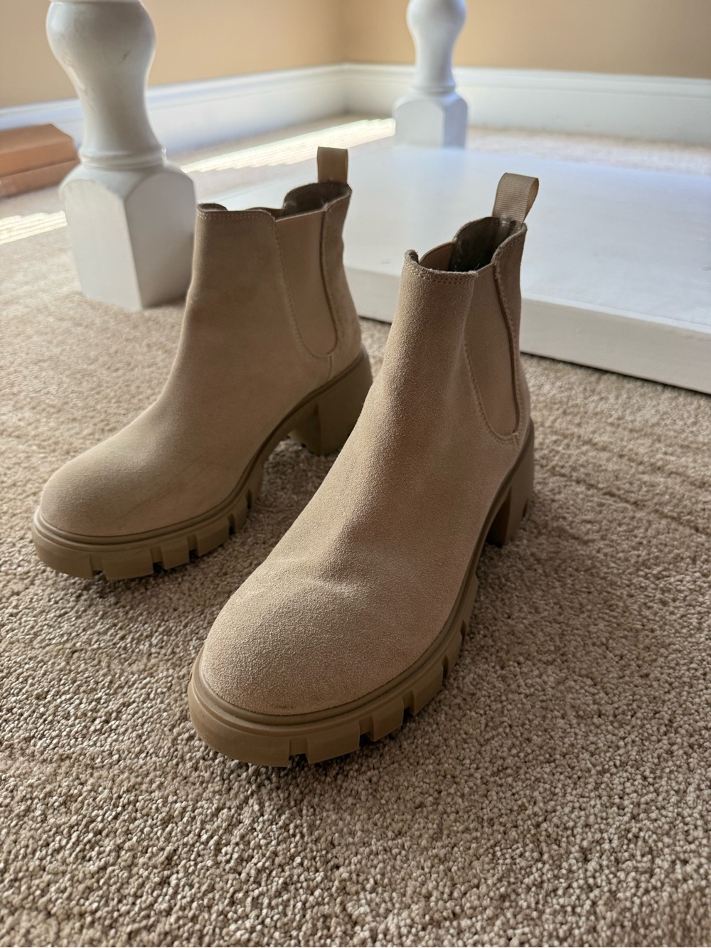 Steve Madden — Chelsea Booties in Light Taupe